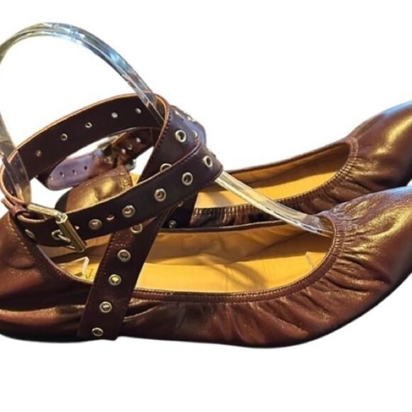 #132 VALENTINO GARAVANI Napa Love Latch Burgundy Leather Flats - Picture 5 of 9